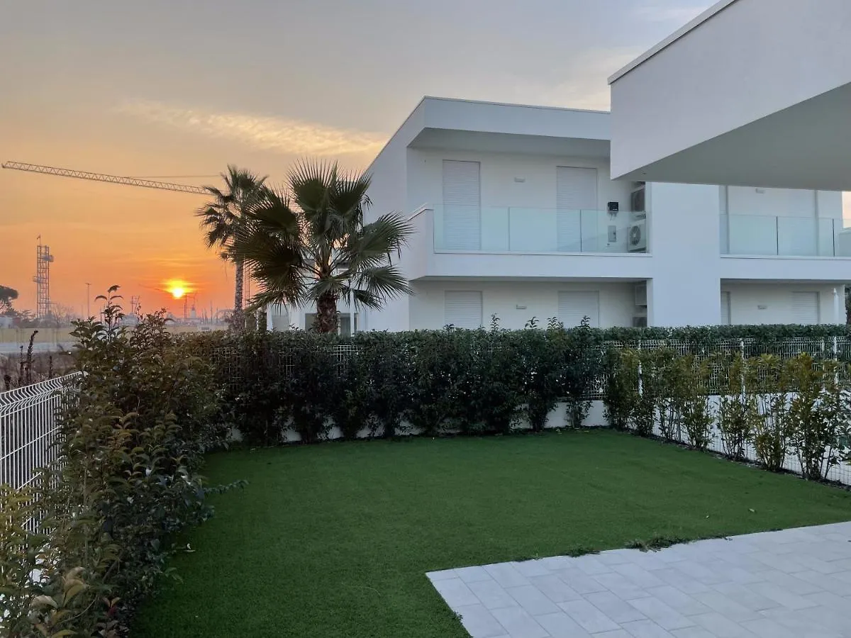Jesolo Ground Floor Flat With Pool - 2 Family Apartments Italy