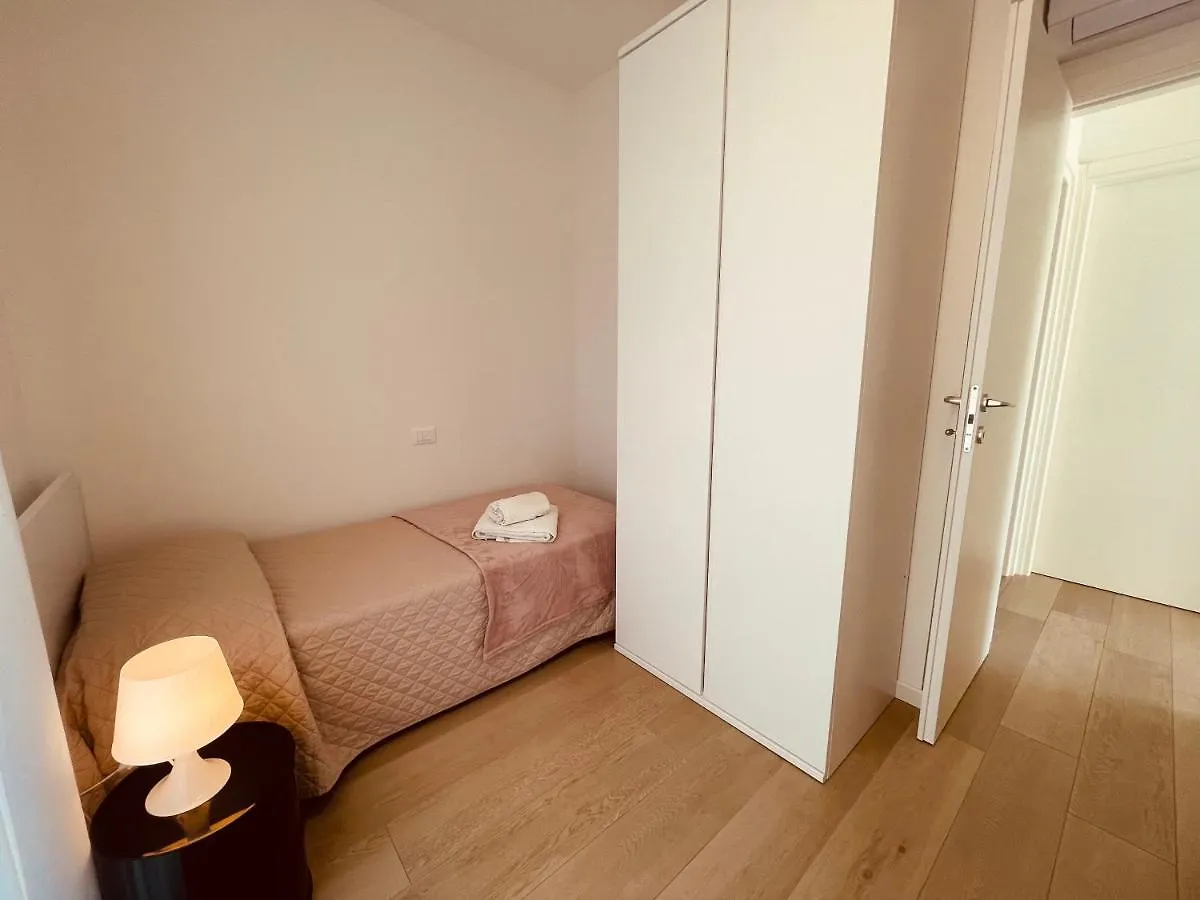 App4Rent Ground Floor - 2 Family Apartments ليدو دي يسولو 0*,