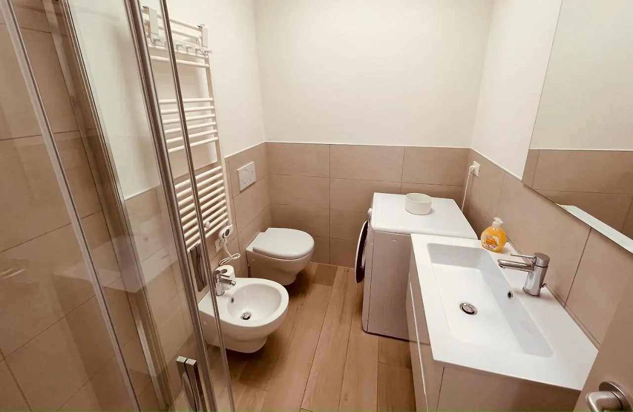 App4Rent Ground Floor - 2 Family Apartments ليدو دي يسولو