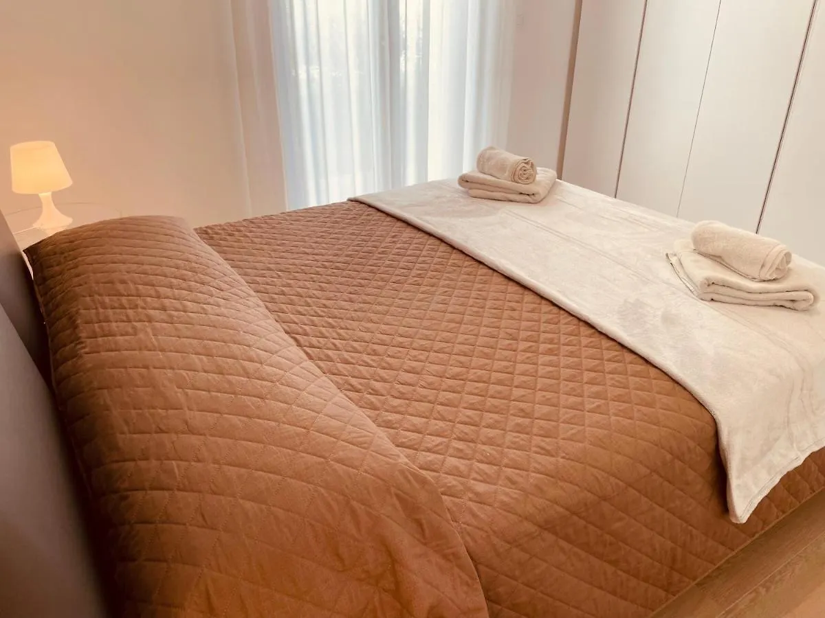 Jesolo Ground Floor Flat With Pool - 2 Family Apartments Italy