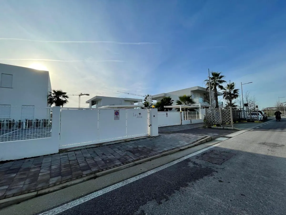 Jesolo Ground Floor Flat With Pool - 2 Family Apartments 0*, Lido di Jesolo Italien