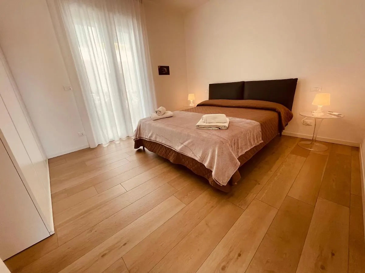 Jesolo Ground Floor Flat With Pool - 2 Family Apartments