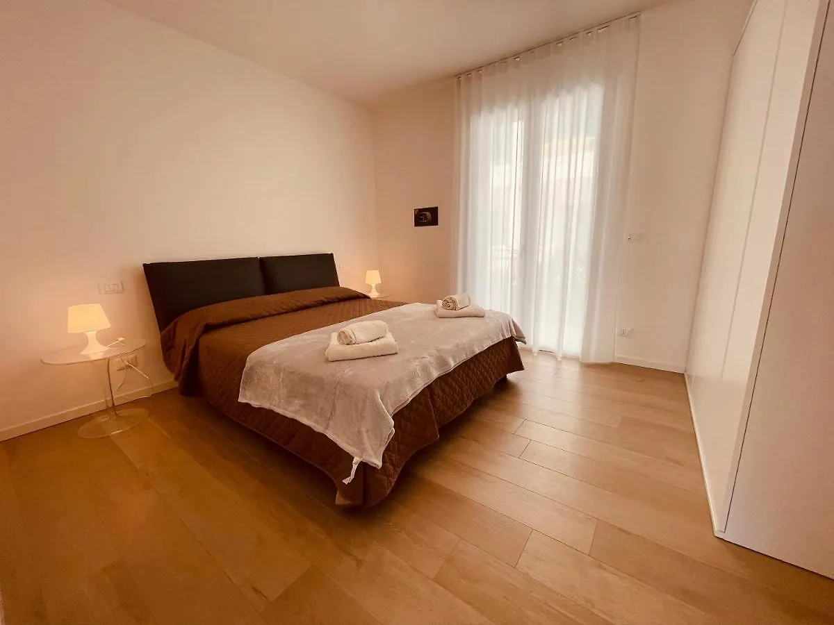 Jesolo Ground Floor Flat With Pool - 2 Family Apartments Italien